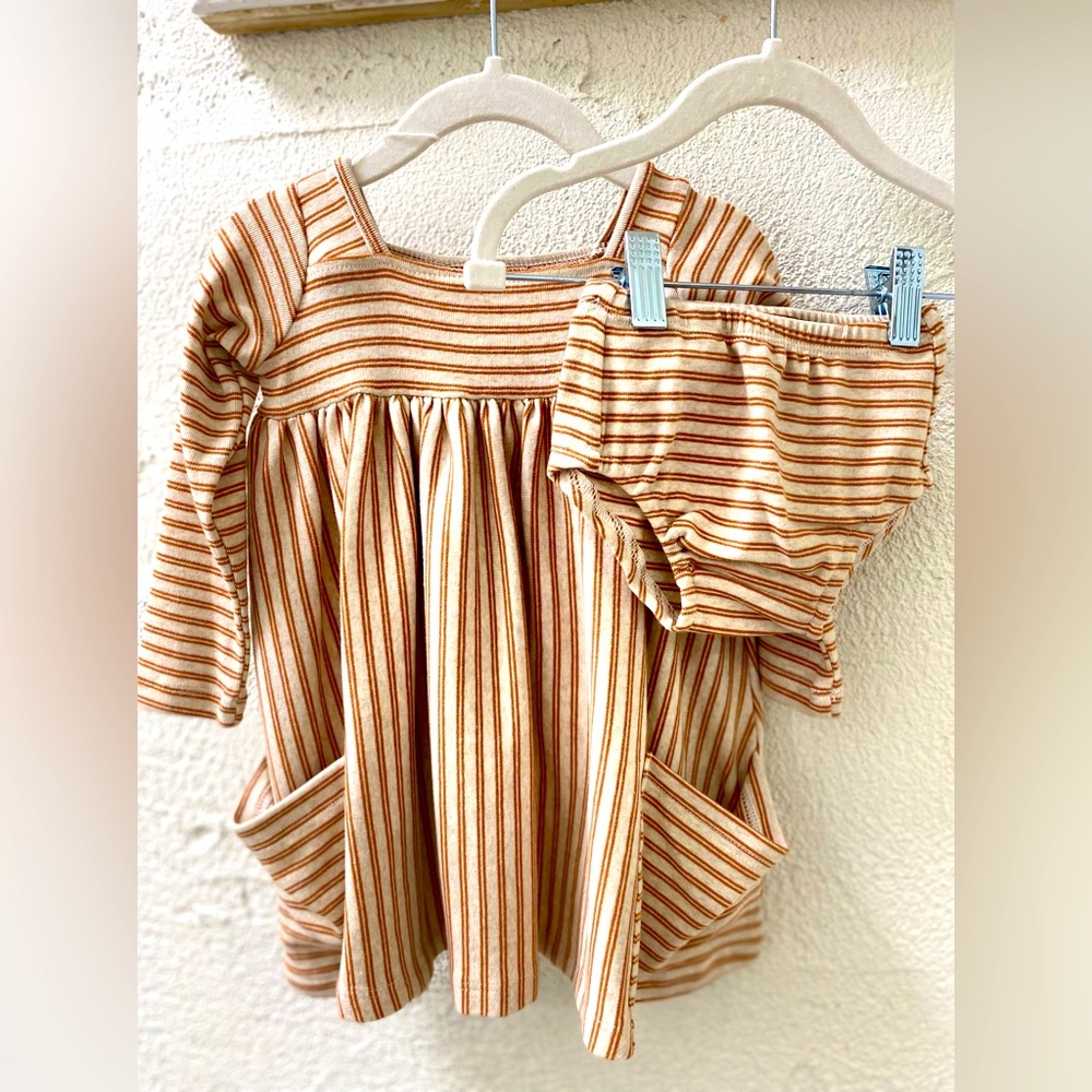 Vignette 0-3M girls pumpkin stripped dress with bloomers set
